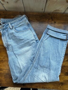 American Eagle Outfitters Light Blue Denim Jeans